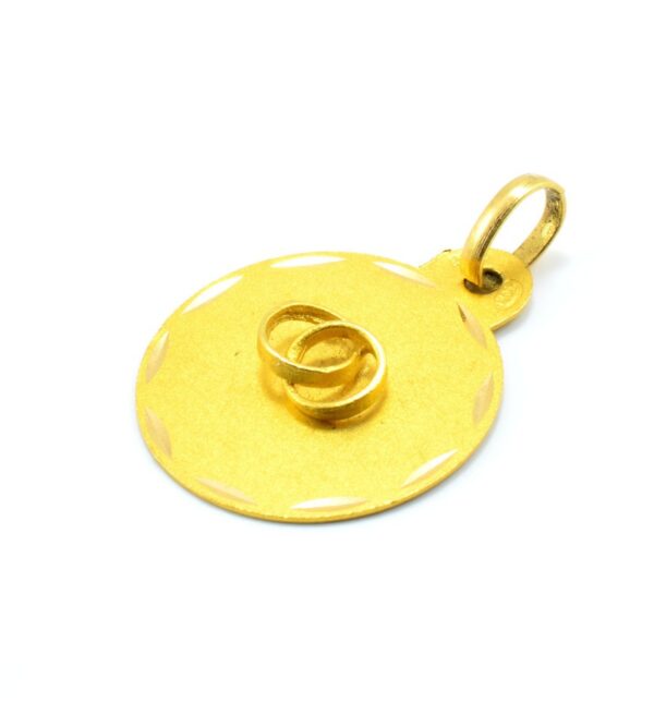 Colgante-oro-2-alianzas-fondo-liso