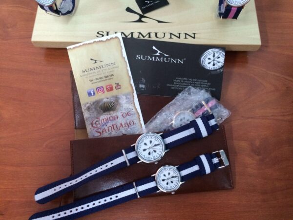 Medallas de oro plata Reloj del Camino de Santiago con Caja Plata de 38mm de diámetro y correa NATO Azul-Blanca-Azul Venta on line de Relojes y Medallas religiosas 2 relojes-NATO-azul-blanco-azul