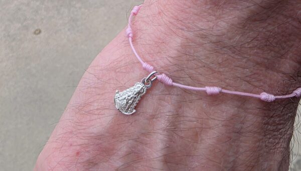Pulsera-nudos-macrame-Rosa-Claro-Virgen-del-Rocio-Plata