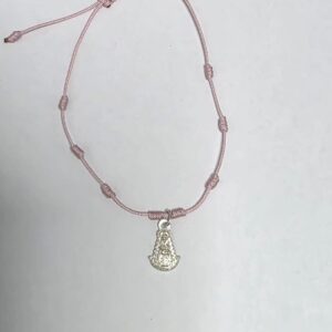 Pulsera-nudos-macrame-Rosa-Claro-Virgen-del-Rocio-Plata